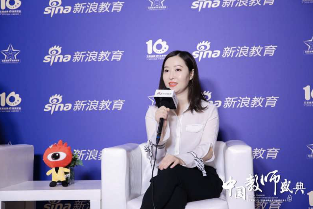 五湖喜摘“2020年北京新浪五星金牌留學(xué)服務(wù)團(tuán)隊(duì)”榮譽(yù)